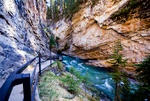 Hiking the cat walk in Johnston Canyon